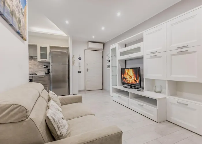 Modern 2 Bedroom Cinecitta Apartment *